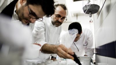 為什麼世界第一名廚要開剩食餐廳？Massimo Bottura 最新紀錄片登場