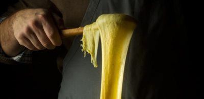 法國傳統美食：會牽絲的起司馬鈴薯泥 Pommes Aligot