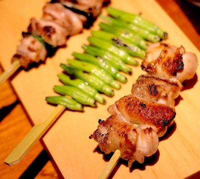 分切、爐火和熟度：用 yakitori 解析雞腿之美