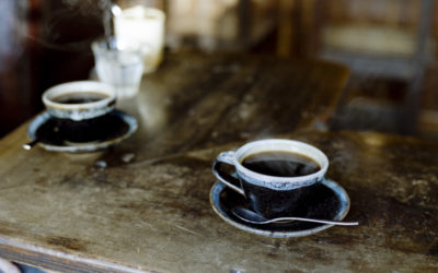 和日本文豪一起喝咖啡：癮咖啡、閒喫茶、嘗菓子，還有聊些往事……